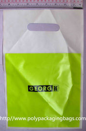 La poignée découpée avec des matrices par plastique adaptée aux besoins du client met en sac les sacs de transporteur promotionnels