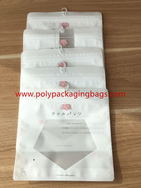 Les poly sacs de serrure refermable de fermeture éclair avec des cintres s'accrochent/les sacs imprimés par coutume en plastique