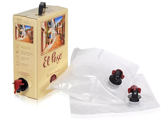 Le bec met en sac le sac liquide 10L dans la boîte avec le robinet pour le vin liquide de boisson de jus d'eau