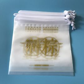 Sachets en plastique qui respecte l'environnement de cordon, paquet en plastique mou transparent blanc de poche W30 x L33cm